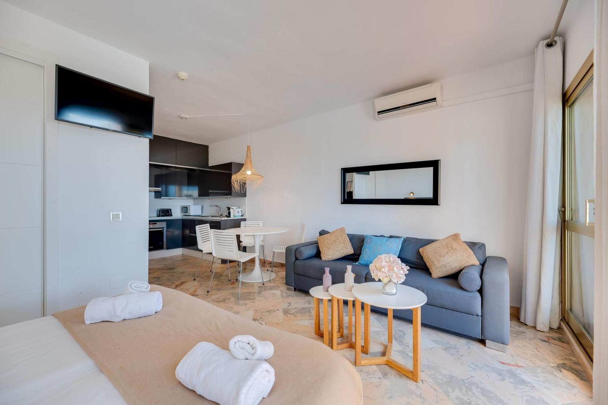 Front Line Beach Studio Apartment Marbella Esterno foto