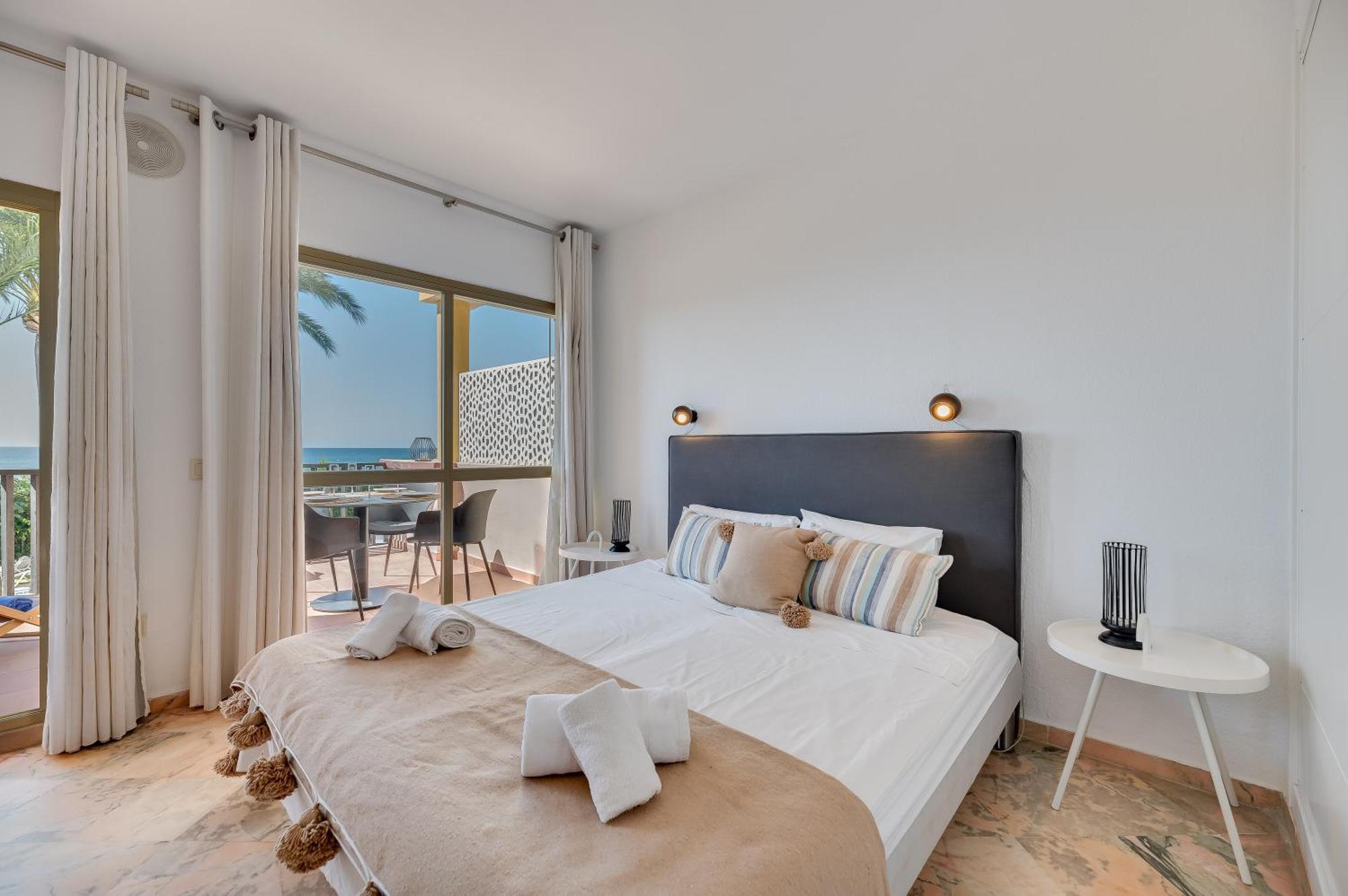 Front Line Beach Studio Apartment Marbella Esterno foto