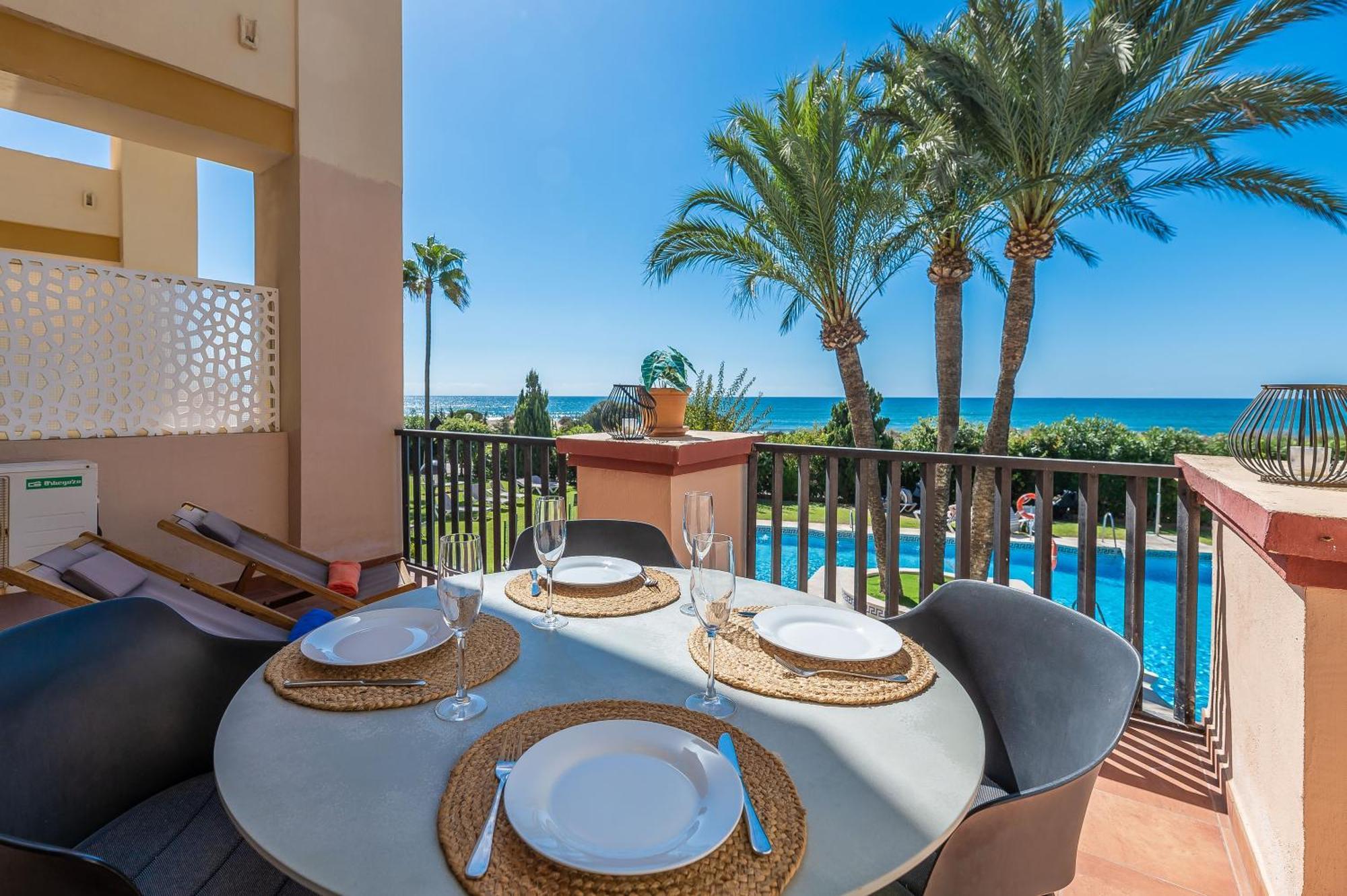 Front Line Beach Studio Apartment Marbella Esterno foto